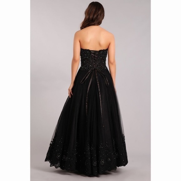 BLACK Lace Ballgown 1773 - Picture 4 of 6